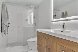 5701 Collins Ave, Miami Beach, FL 33140 - Photo 17