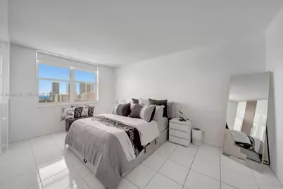 427 Golden Isles Dr #16H, Hallandale Beach, FL 33009 - Photo 13