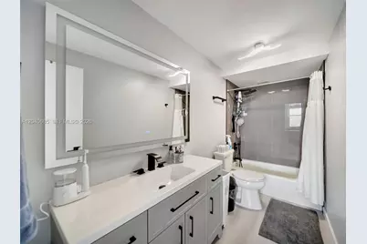 427 Golden Isles Dr #16H, Hallandale Beach, FL 33009 - Photo 15