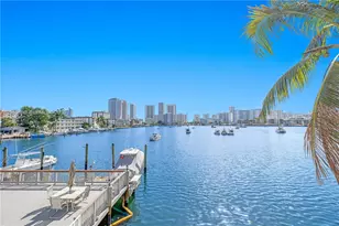 462 Golden Isles Dr, Hallandale Beach, FL 33009 - Photo 25