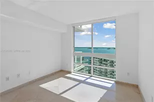 218 SE 14th St, Miami, FL 33131 - Photo 9