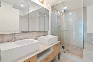 218 SE 14th St, Miami, FL 33131 - Photo 11