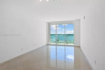 218 SE 14th St #1803, Miami, FL 33131 - Photo 5