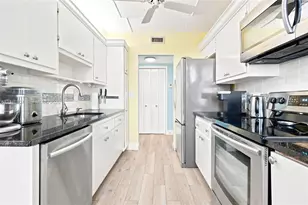 4350 Hillcrest Dr, Hollywood, FL 33021 - Photo 13