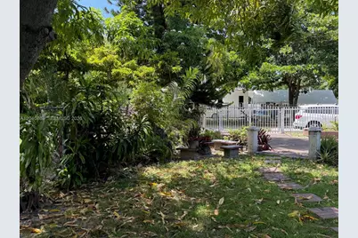 12600 Country Club Ln, Miami, FL 33167 - Photo 13
