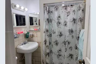 12600 Country Club Ln, Miami, FL 33167 - Photo 5