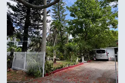 12600 Country Club Ln, Miami, FL 33167 - Photo 21