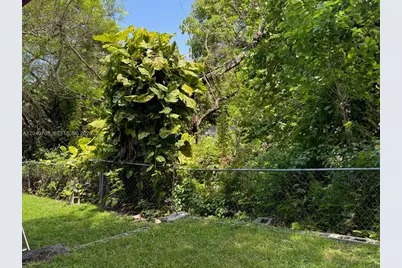 12600 Country Club Ln, Miami, FL 33167 - Photo 11