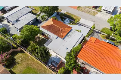 491 W 35th Pl, Hialeah, FL 33012 - Photo 11