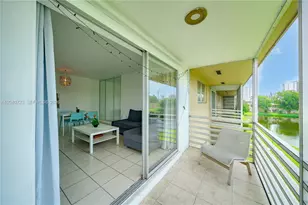 2880 NE 203rd St, Aventura, FL 33180 - Photo 21