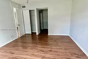 100 Berkley Rd, Hollywood, FL 33024 - Photo 9