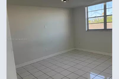 1990 Marseille Dr #303, Miami Beach, FL 33141 - Photo 11