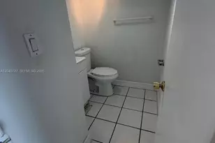 1990 Marseille Dr, Miami Beach, FL 33141 - Photo 17