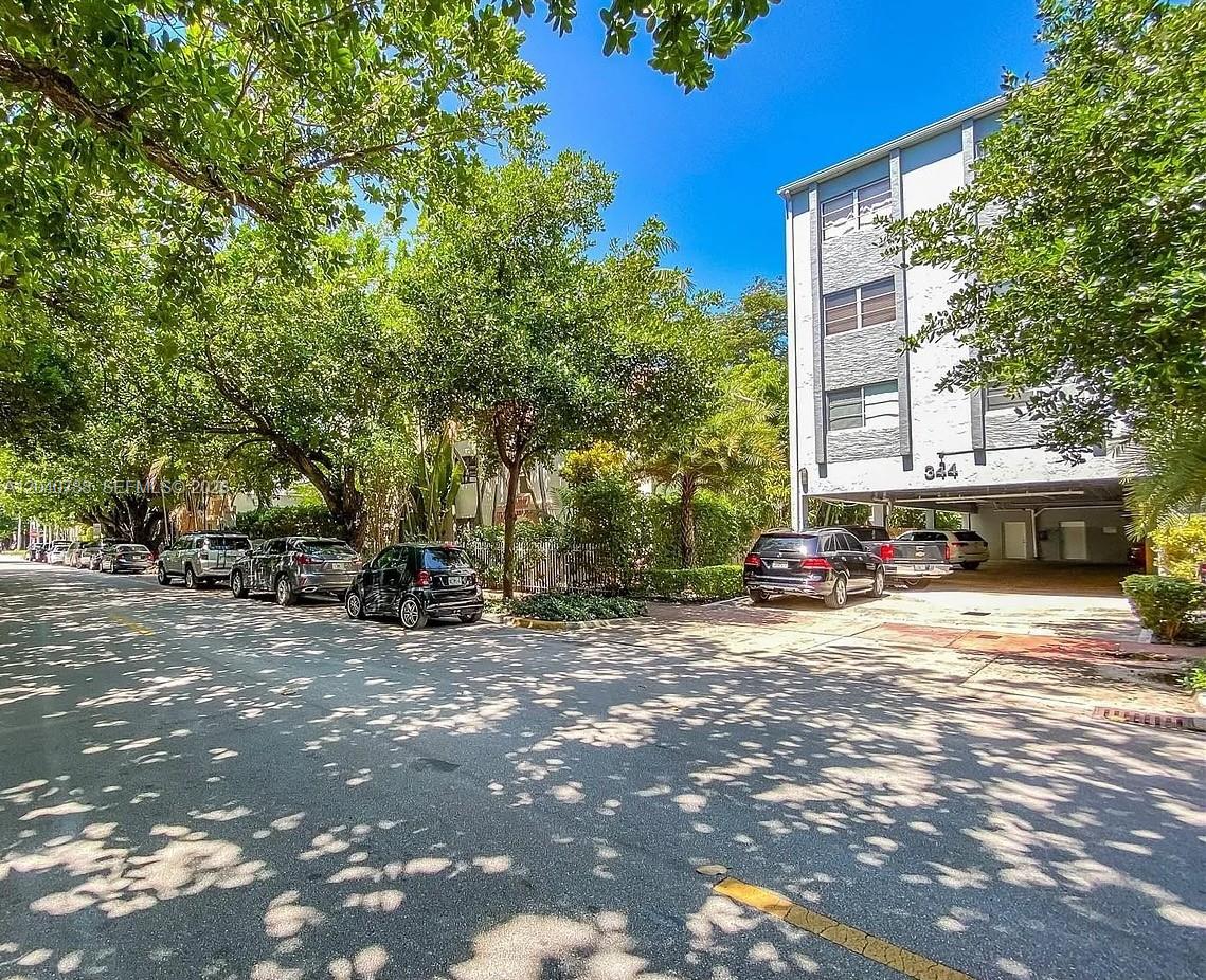 344 Meridian Ave #2B main architectural view