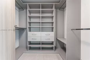 1000 Brickell Plaza, Miami, FL 33131 - Photo 13