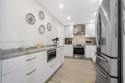 90 Edgewater Dr #PH03, Coral Gables, FL 33133 - Photo 5