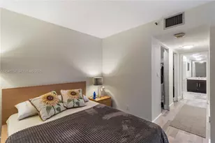1717 N Bayshore Dr, Miami, FL 33132 - Photo 17