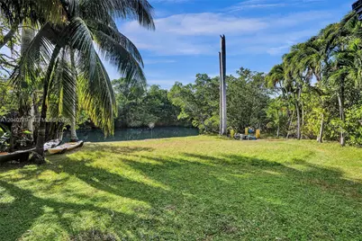 18500 NE 23rd Ct, Miami, FL 33180 - Photo 7