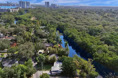 18500 NE 23rd Ct, Miami, FL 33180 - Photo 25