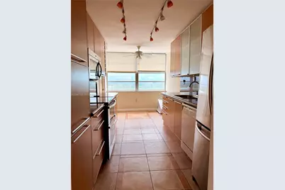 18051 Biscayne Blvd #1905, Aventura, FL 33160 - Photo 11