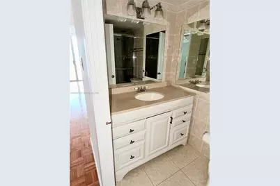 18051 Biscayne Blvd #1905, Aventura, FL 33160 - Photo 7