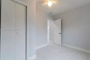 425 NW 14th Way, Fort Lauderdale, FL 33311 - Photo 9