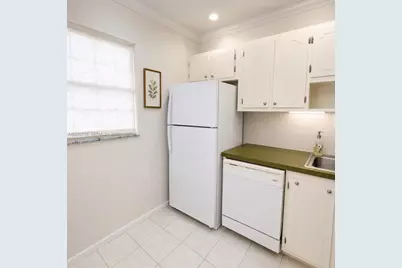 301 Cambridge Rd #306, Hollywood, FL 33024 - Photo 3
