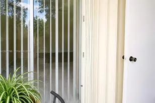 301 Cambridge Rd, Hollywood, FL 33024 - Photo 11
