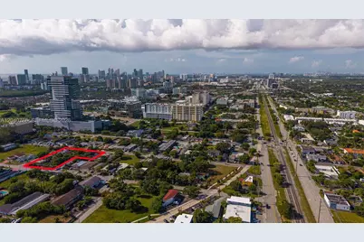 228 SE 9th St, Hallandale Beach, FL 33009 - Photo 15