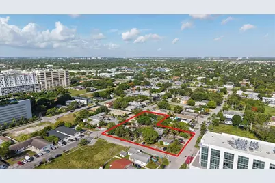 228 SE 9th St, Hallandale Beach, FL 33009 - Photo 11