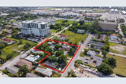 228 SE 9th St, Hallandale Beach, FL 33009 - Photo 9