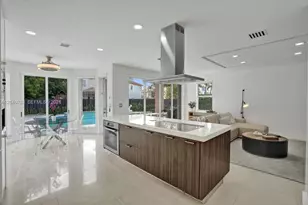 10762 NW 71st St, Doral, FL 33178 - Photo 19