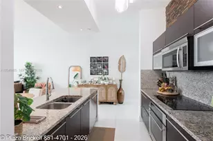 950 Brickell Bay Dr, Miami, FL 33131 - Photo 11