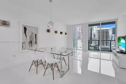 244 Biscayne Blvd #2005, Miami, FL 33132 - Photo 15