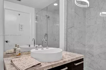 244 Biscayne Blvd #2005, Miami, FL 33132 - Photo 11