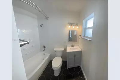 1015 SW 4th Ave #B, Fort Lauderdale, FL 33315 - Photo 3