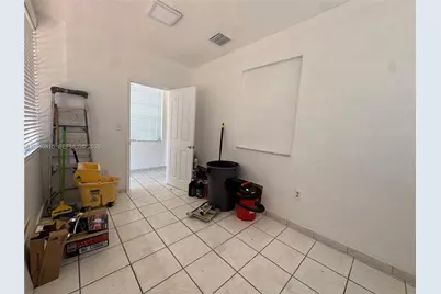 459 SE 3rd St, Hialeah, FL 33010 - Photo 5