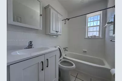 459 SE 3rd St, Hialeah, FL 33010 - Photo 13