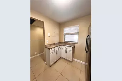 9235 Lagoon Pl #109, Davie, FL 33324 - Photo 5