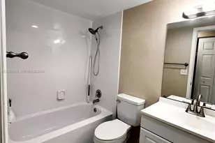 9235 Lagoon Pl, Davie, FL 33324 - Photo 9