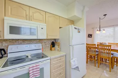 920 SW 10th Ter #12R, Hallandale Beach, FL 33009 - Photo 1