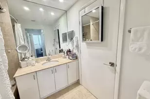 801 Brickell Key Blvd, Miami, FL 33131 - Photo 3