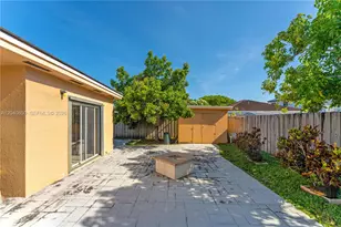 22548 SW 102nd Path, Cutler Bay, FL 33190 - Photo 25