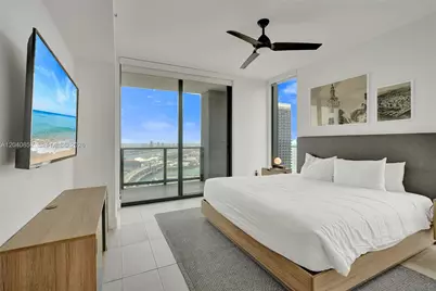 159 NE 6th St #3916, Miami, FL 33132 - Photo 5