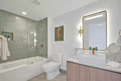 159 NE 6th St #3916, Miami, FL 33132 - Photo 9