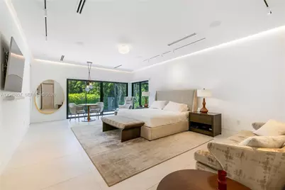 7180 E Lago Dr, Coral Gables, FL 33143 - Photo 7