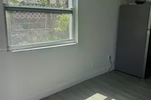 1865 NW 16th St, Miami, FL 33125 - Photo 9
