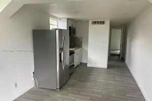 1865 NW 16th St, Miami, FL 33125 - Photo 9