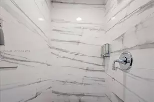 2531 NE 209th Terrace, Aventura, FL 33180 - Photo 15
