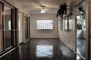 6810 NW 70th St, Tamarac, FL 33321 - Photo 9